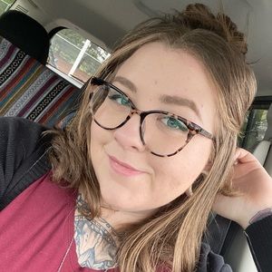 Meet your Posher, Lexy